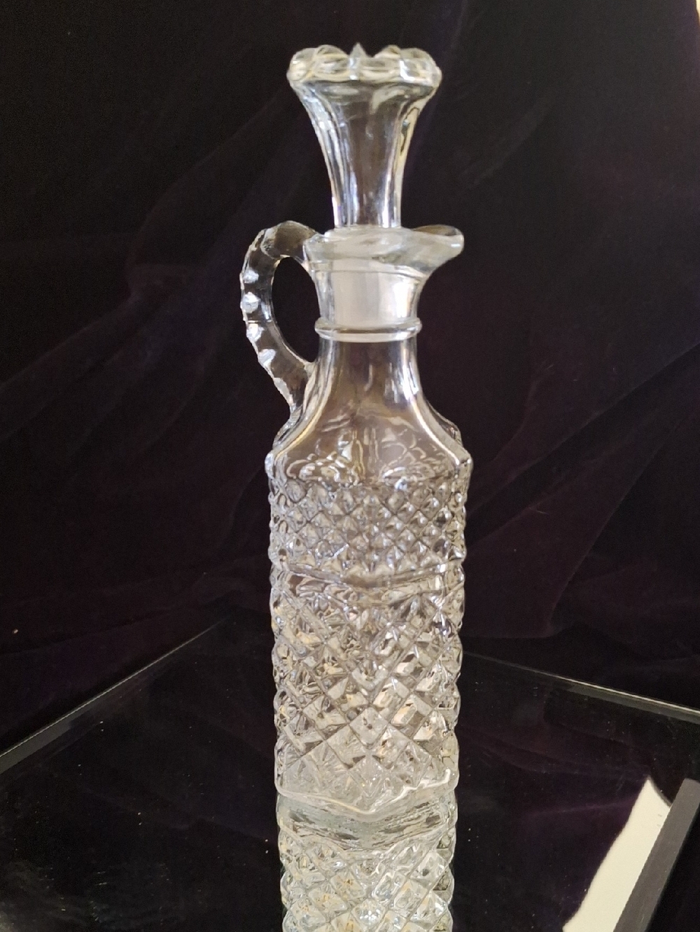 Anchor Hocking Crystal Decanter with Handle - Clear